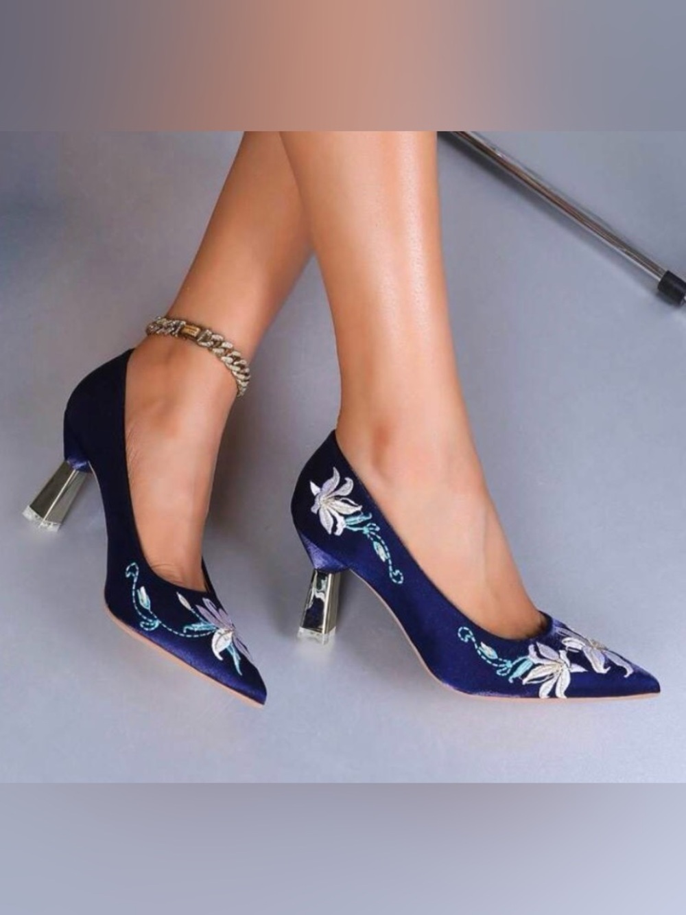 NEW [XCM] Floral Embroidered Pointed Heels Pumps Navy Satin Women’s EU 38, US 7 - Picture 4 of 14